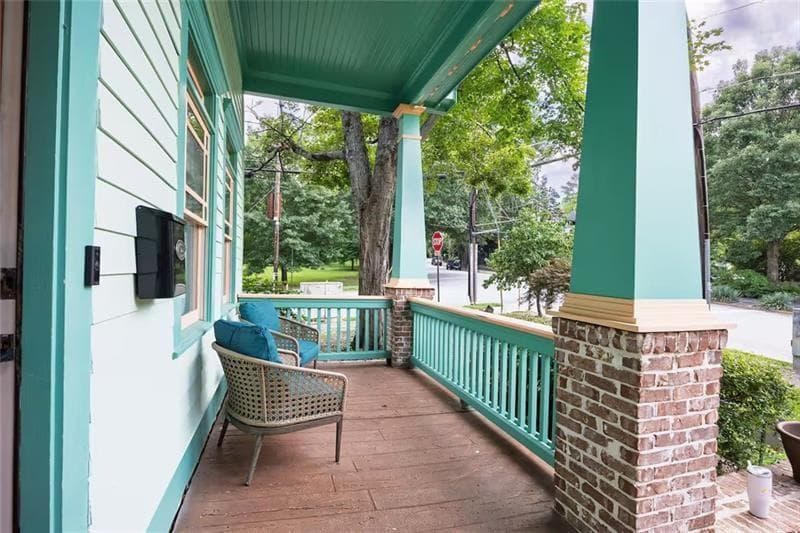 5 bedroom, 4 bathroom, 4,000 sq ft single family residence under contract at 201 Hurt Street, Atlanta, GA 30307 — photo 5