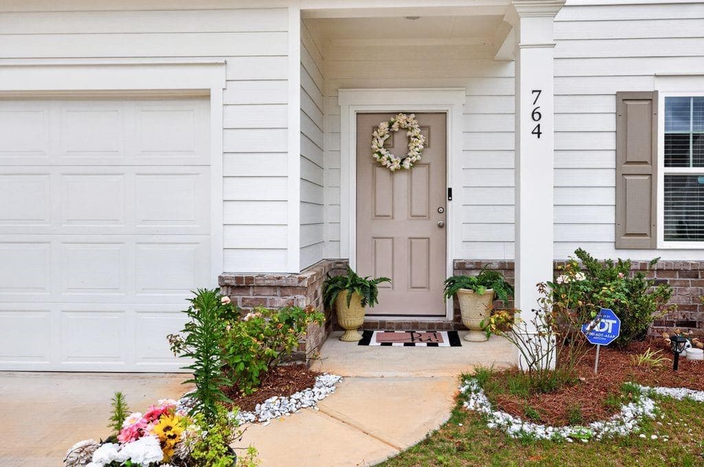 4 bedroom, 3 bathroom, 2,132 sq ft single family residence for sale at 764 Knight Bridge Lane, Winder, GA 30680 — photo 6