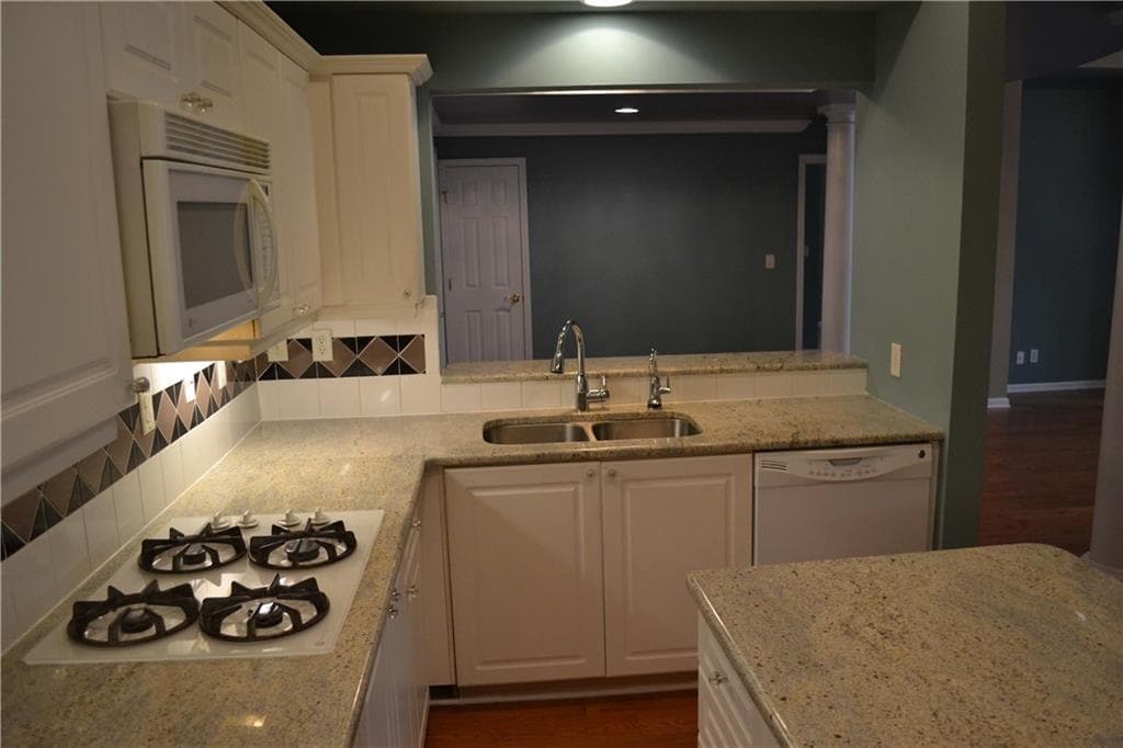 2 bedroom, 2 bathroom, 1,668 sq ft condominium for rent at 3047 Lenox Road 2308, Atlanta, GA 30324 for $1,900 a month — photo 3