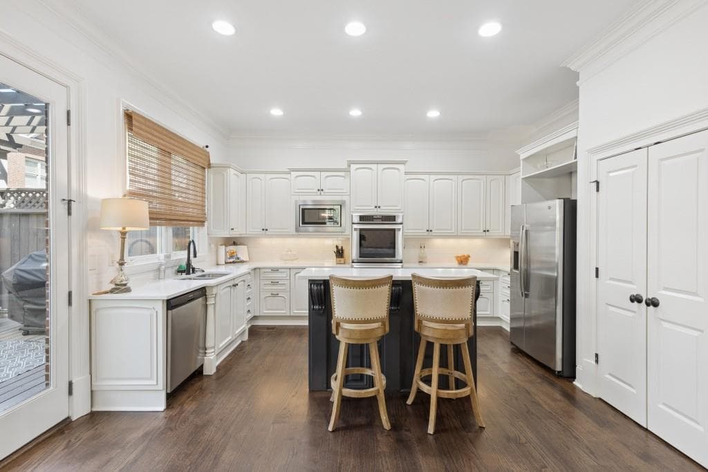 4 bedroom, 5 bathroom, 3,987 sq ft townhouse for rent at 3585 Roxboro Road 6, Atlanta, GA 30326 for $6,800 a month — photo 3