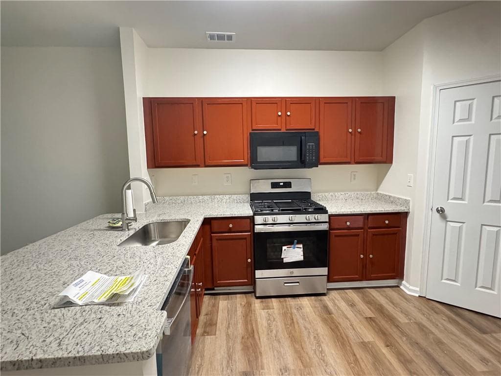 2 bedroom, 3 bathroom, 1,228 sq ft townhouse for sale at 1599 Cove Creek Circle, Norcross, GA 30093 — photo 4