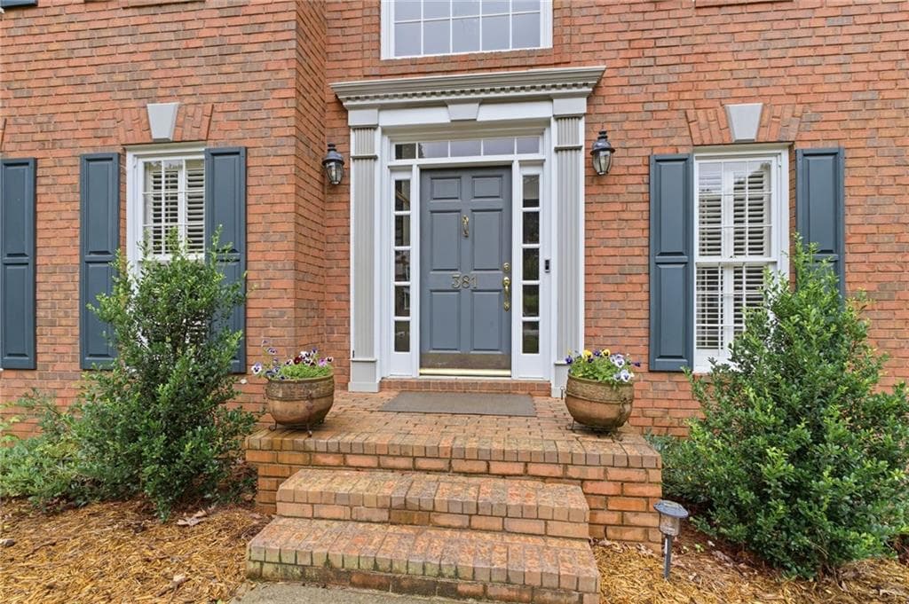 5 bedroom, 4 bathroom, 2,926 sq ft single family residence under contract at 381 Ashbourne Trail, Lawrenceville, GA 30043 — photo 2