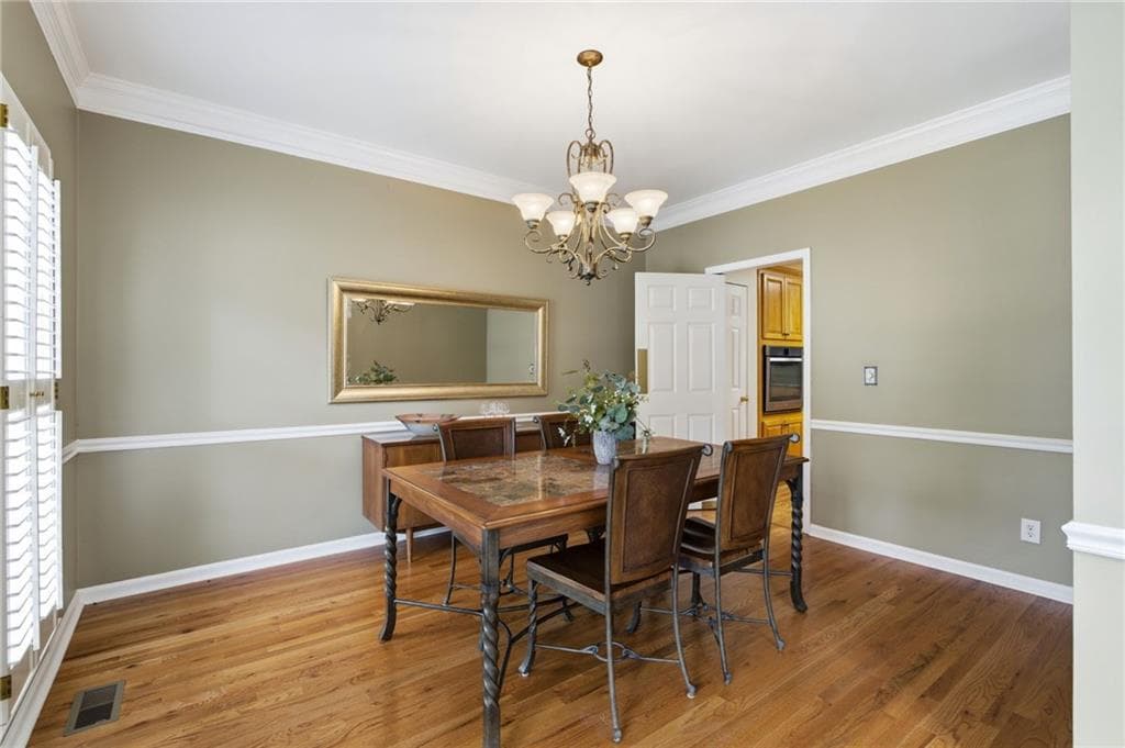 5 bedroom, 4 bathroom, 2,926 sq ft single family residence under contract at 381 Ashbourne Trail, Lawrenceville, GA 30043 — photo 6