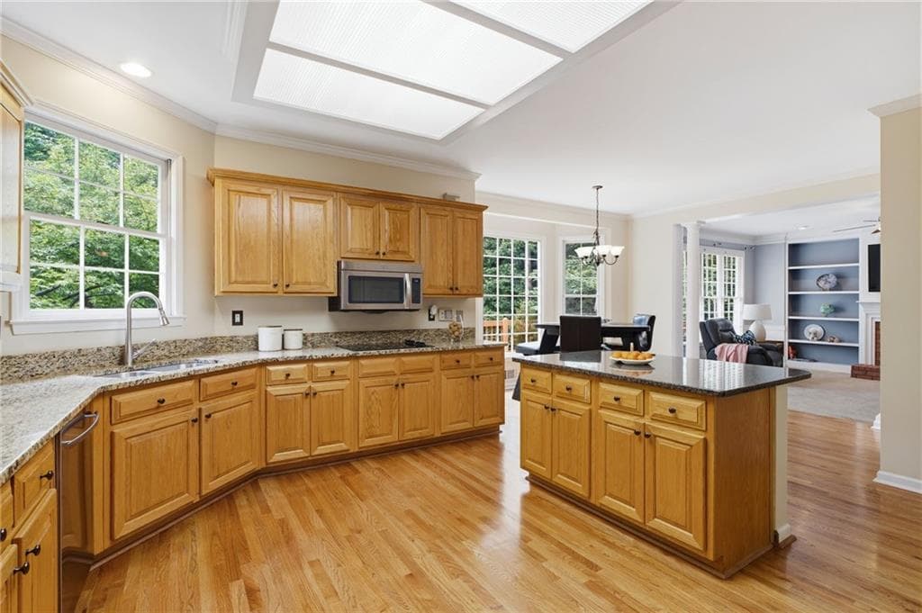 5 bedroom, 4 bathroom, 2,926 sq ft single family residence under contract at 381 Ashbourne Trail, Lawrenceville, GA 30043 — photo 9