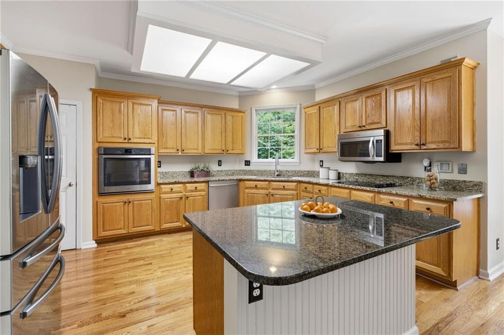 5 bedroom, 4 bathroom, 2,926 sq ft single family residence under contract at 381 Ashbourne Trail, Lawrenceville, GA 30043 — photo 10