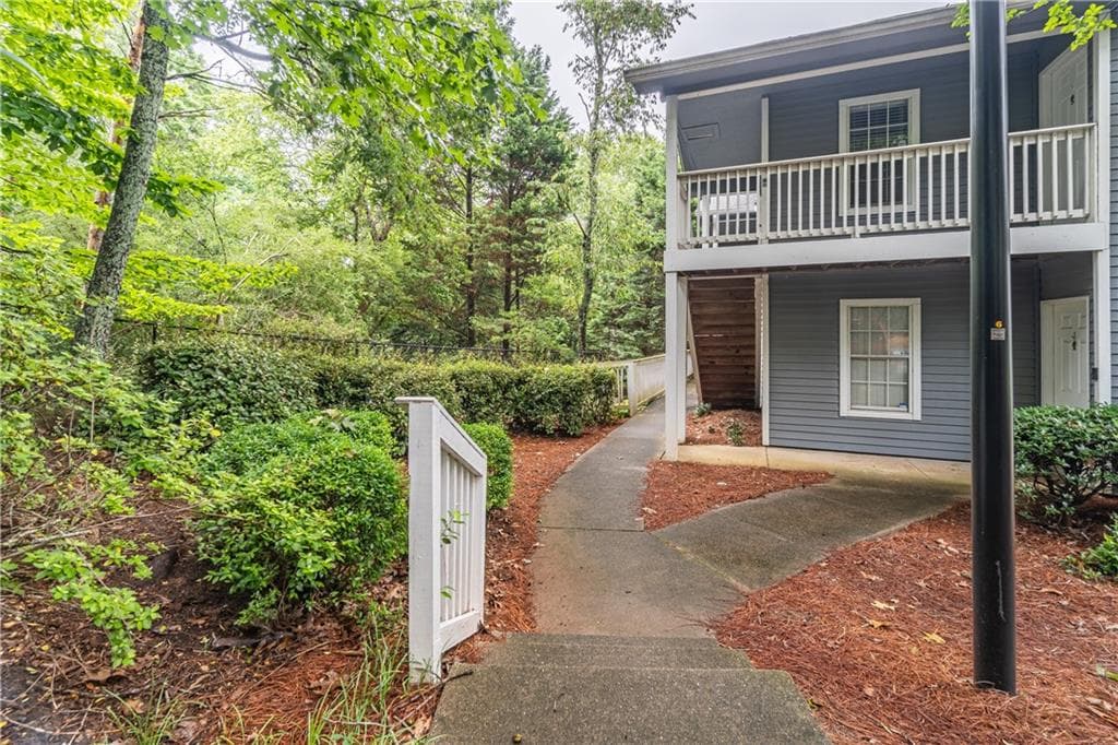 2 bedroom, 2 bathroom, 1,100 sq ft condominium for rent at 205 Gettysburg Place, Sandy Springs, GA 30350 for $1,600 a month — photo 2