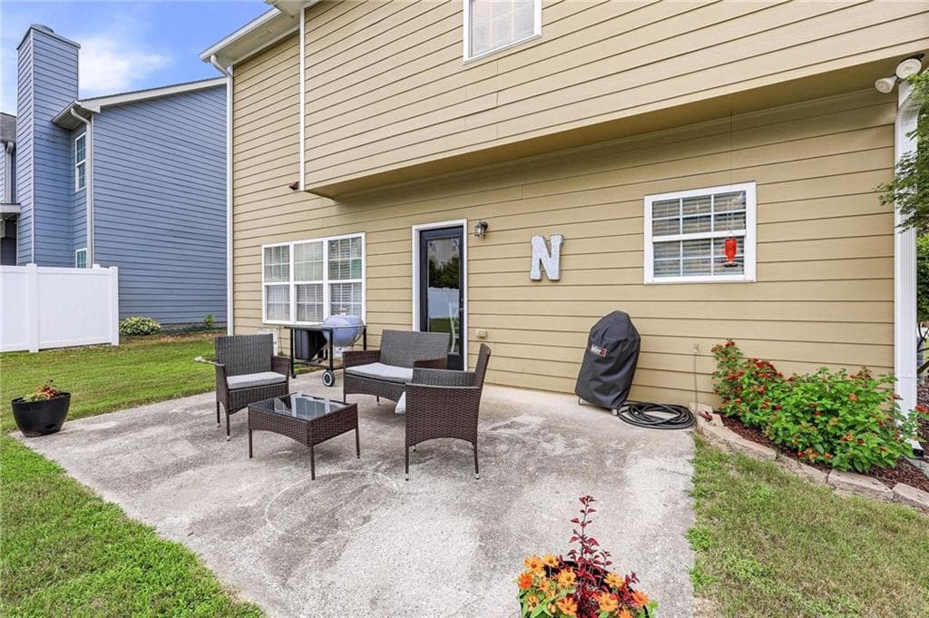 3 bedroom, 3 bathroom, 1,885 sq ft single family residence for sale at 7022 Grand Hickory Drive, Braselton, GA 30517 — photo 7