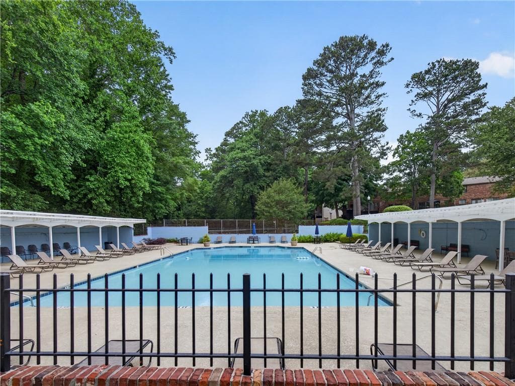 1 bedroom, 1 bathroom, 1,000 sq ft condominium for sale at 3091 Colonial Way H4, Atlanta, GA 30341 — photo 6