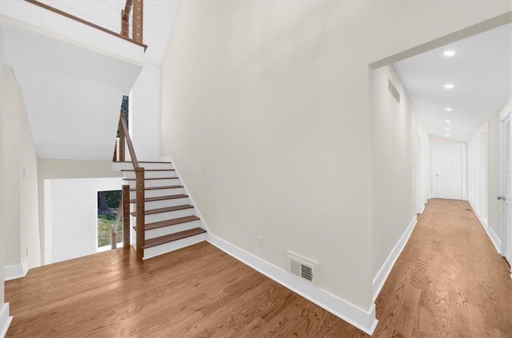 4 bedroom, 4 bathroom, 5,391 sq ft single family residence for sale at 5535 Hidden Harbor Drive, Gainesville, GA 30504 — photo 9
