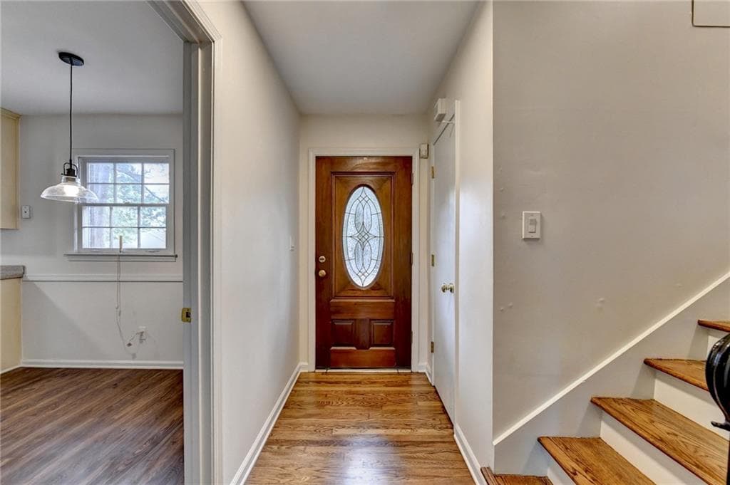 4 bedroom, 2 bathroom, 1,926 sq ft single family residence for sale at 3318 Shorelake Drive, Tucker, GA 30084 — photo 3