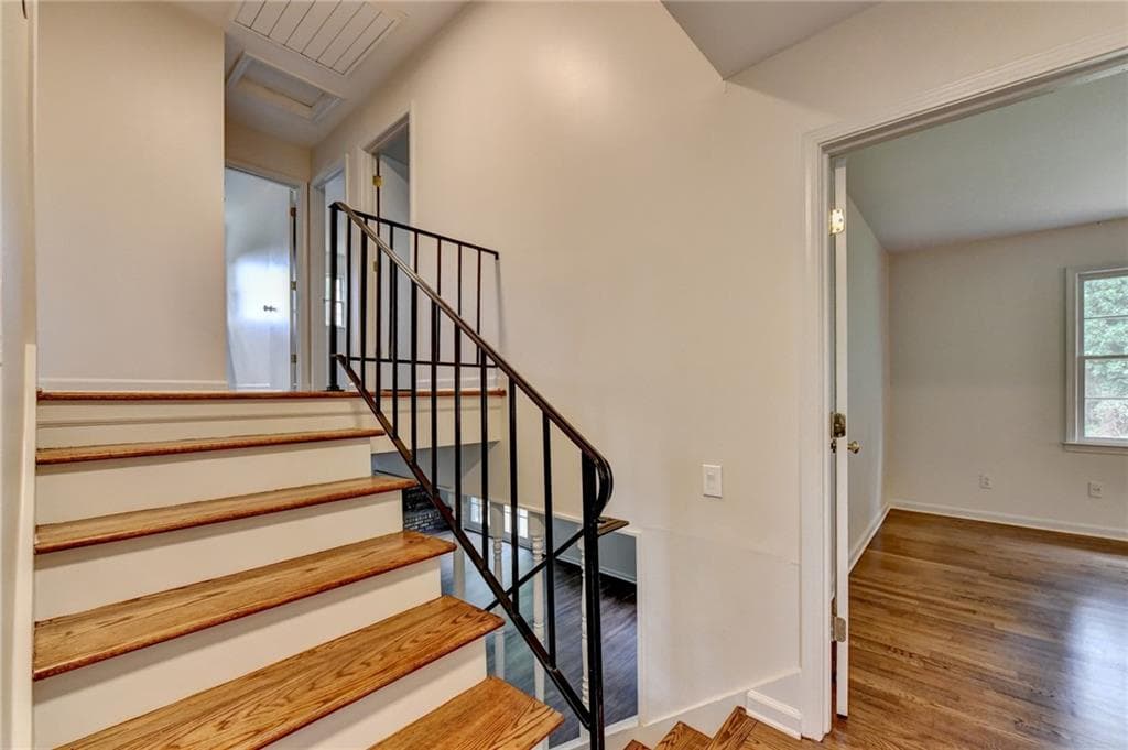 4 bedroom, 2 bathroom, 1,926 sq ft single family residence for sale at 3318 Shorelake Drive, Tucker, GA 30084 — photo 4