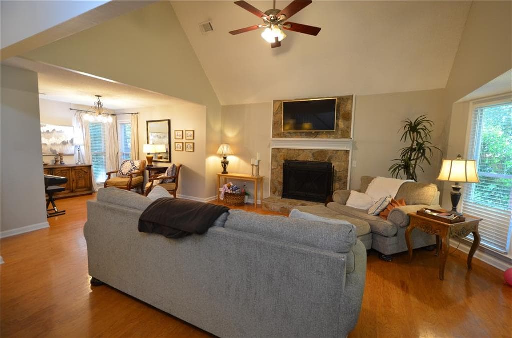 3 bedroom, 3 bathroom, 1,442 sq ft single family residence under contract at 3206 Country Walk Drive, Powder Springs, GA 30127 — photo 3