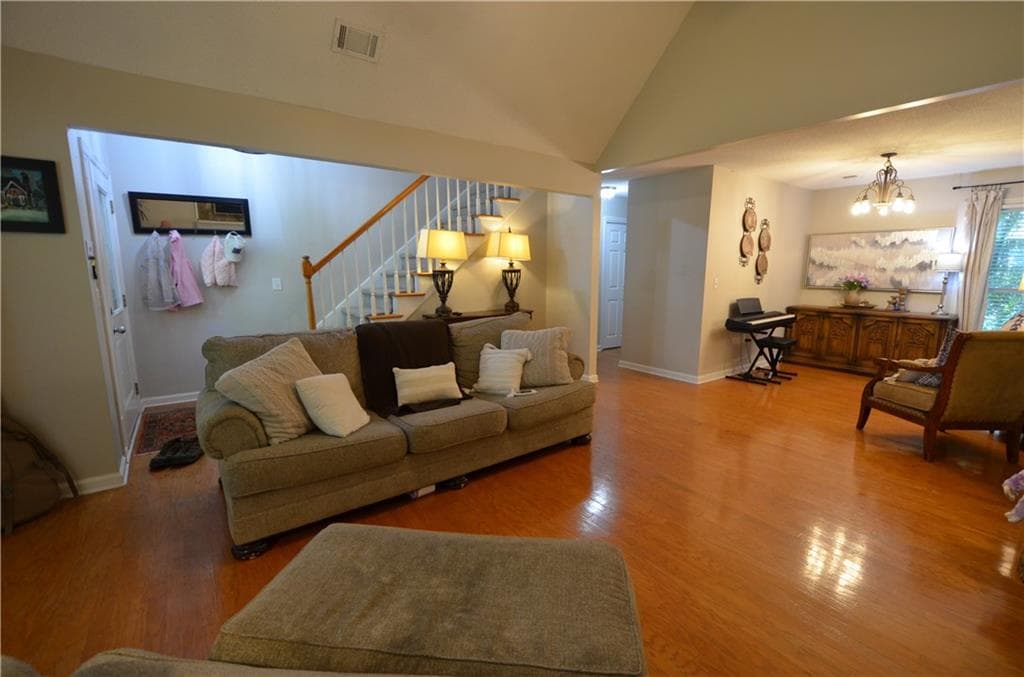 3 bedroom, 3 bathroom, 1,442 sq ft single family residence under contract at 3206 Country Walk Drive, Powder Springs, GA 30127 — photo 4