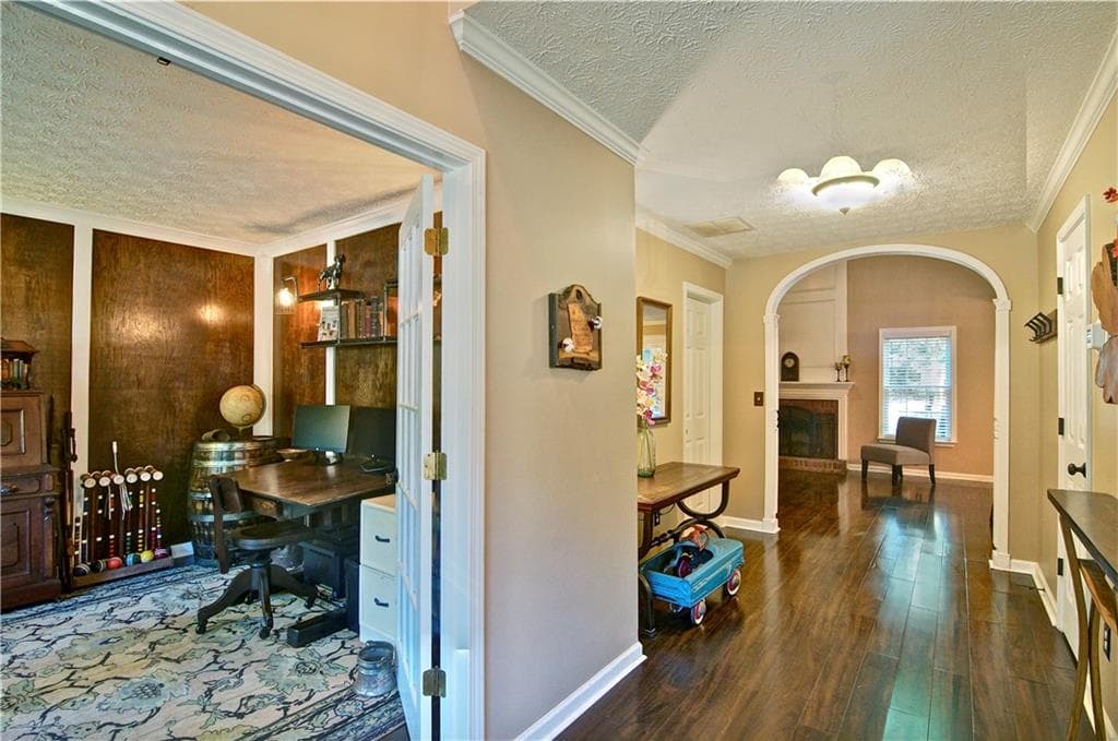 3 bedroom, 3 bathroom, 2,128 sq ft single family residence for sale at 8004 Huntcliff Road, Woodstock, GA 30189 — photo 5