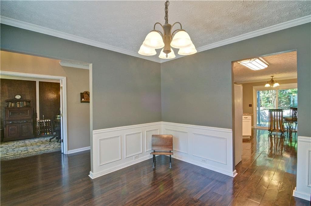 3 bedroom, 3 bathroom, 2,128 sq ft single family residence for sale at 8004 Huntcliff Road, Woodstock, GA 30189 — photo 9