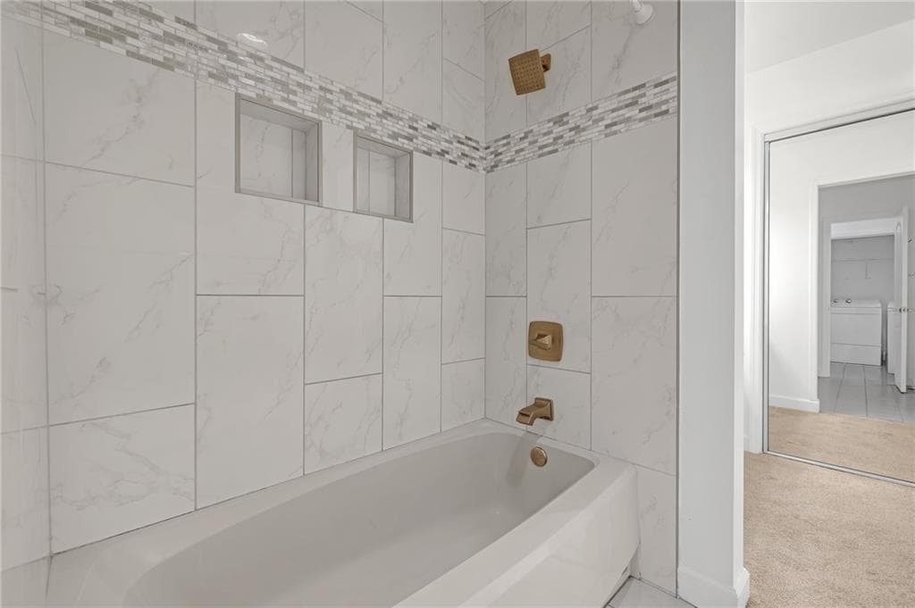 1 bedroom, 1 bathroom, 1,012 sq ft condominium for sale at 3475 Oak Valley Road 650, Atlanta, GA 30326 — photo 9