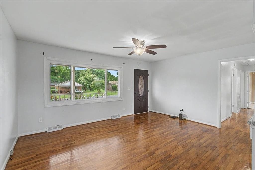 3 bedroom, 1 bathroom, 1,316 sq ft single family residence under contract at 202 Plantation Avenue, Cedartown, GA 30125 — photo 7