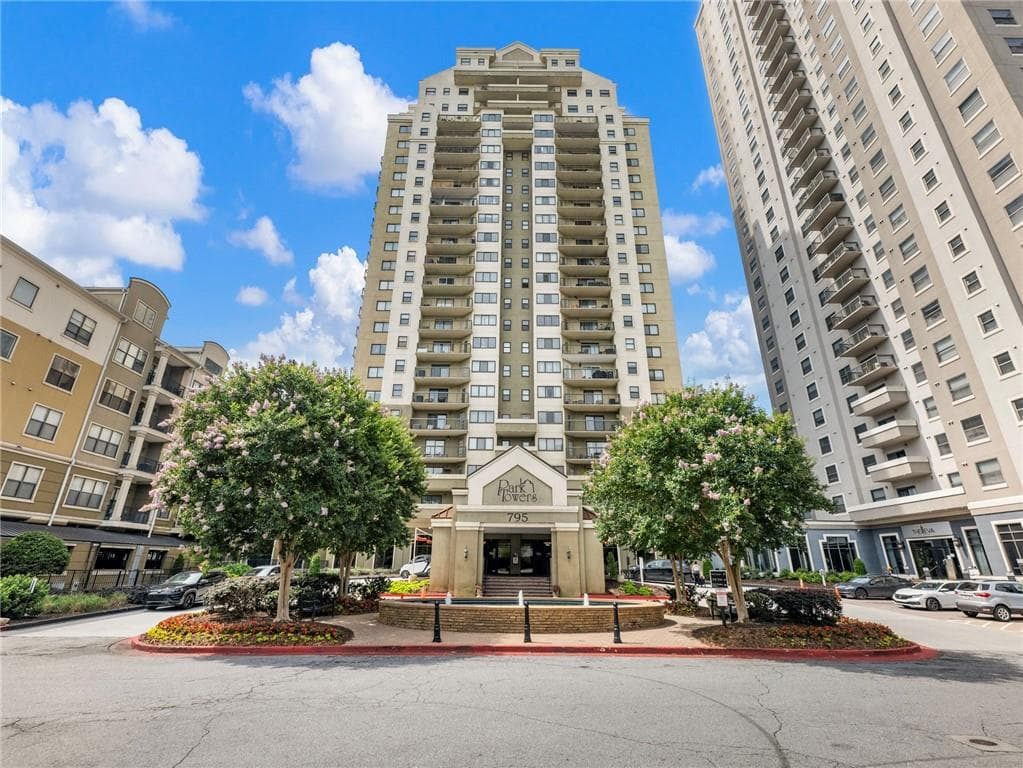 1 bedroom, 1 bathroom, 941 sq ft condominium for sale at 795 Hammond Drive 2203, Atlanta, GA 30328