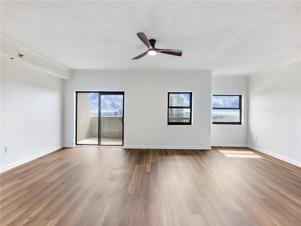 1 bedroom, 1 bathroom, 941 sq ft condominium for sale at 795 Hammond Drive 2203, Atlanta, GA 30328 — photo 5
