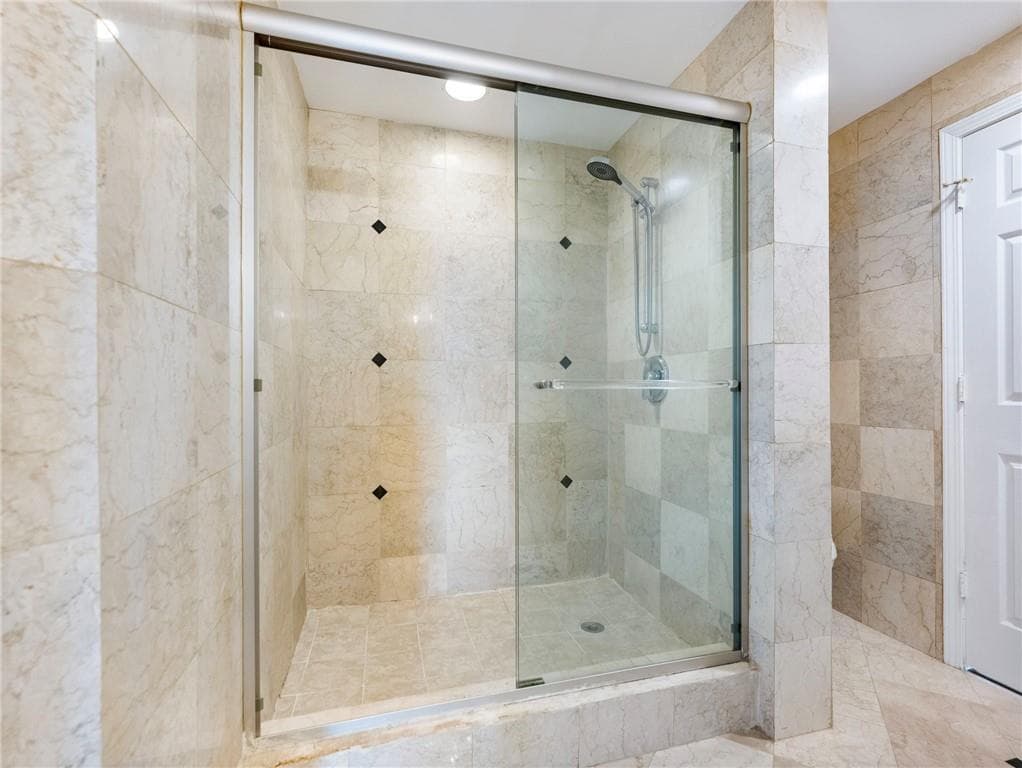 1 bedroom, 1 bathroom, 941 sq ft condominium for sale at 795 Hammond Drive 2203, Atlanta, GA 30328 — photo 10
