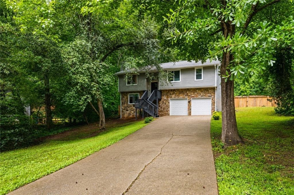 4 bedroom, 3 bathroom, 1,887 sq ft single family residence for sale at 1172 Ridgeside Drive, Acworth, GA 30102 — photo 2