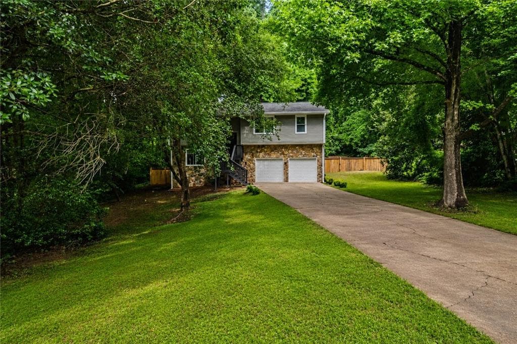 4 bedroom, 3 bathroom, 1,887 sq ft single family residence for sale at 1172 Ridgeside Drive, Acworth, GA 30102 — photo 3
