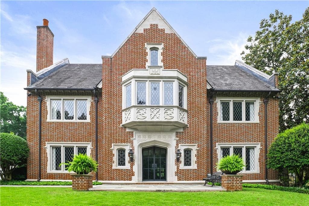 6 bedroom, 9 bathroom, 9,239 sq ft single family residence for sale at 369 Pine Tree Drive, Atlanta, GA 30305 — photo 3