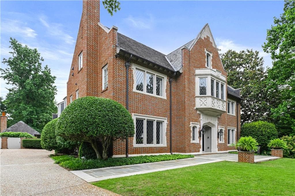 6 bedroom, 9 bathroom, 9,239 sq ft single family residence for sale at 369 Pine Tree Drive, Atlanta, GA 30305 — photo 6