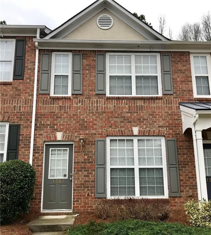 2 bedroom, 3 bathroom, 1,200 sq ft townhouse for rent at 1581 Cove Creek Circle, Norcross, GA 30093 for $1,760 a month
