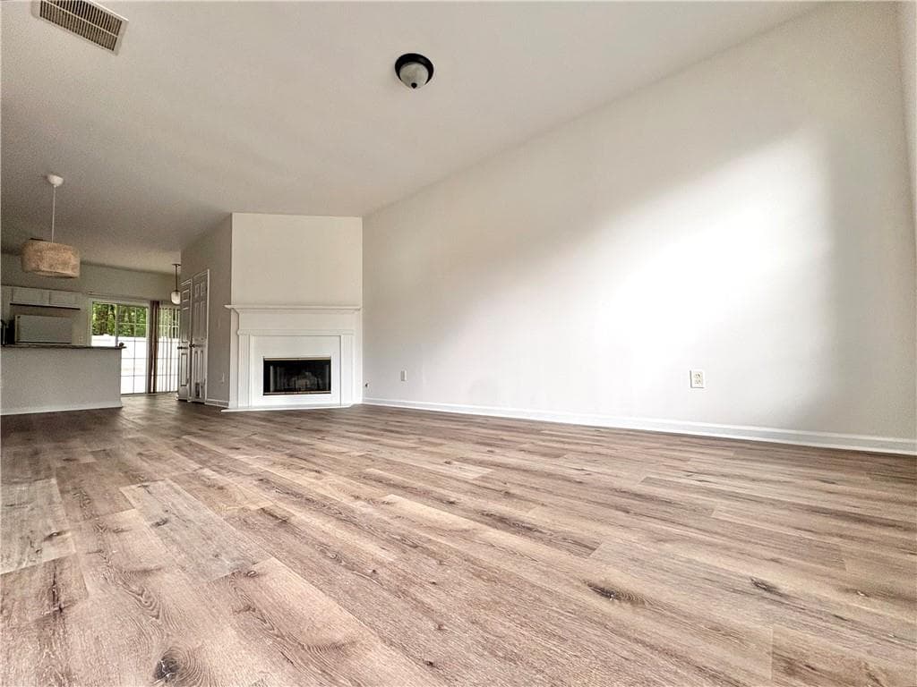 2 bedroom, 3 bathroom, 1,200 sq ft townhouse for rent at 1581 Cove Creek Circle, Norcross, GA 30093 for $1,760 a month — photo 2