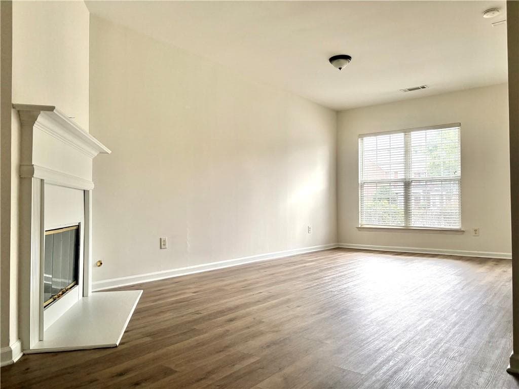 2 bedroom, 3 bathroom, 1,200 sq ft townhouse for rent at 1581 Cove Creek Circle, Norcross, GA 30093 for $1,760 a month — photo 3