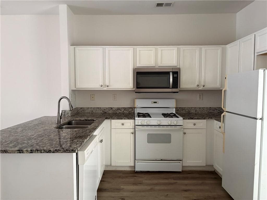 2 bedroom, 3 bathroom, 1,200 sq ft townhouse for rent at 1581 Cove Creek Circle, Norcross, GA 30093 for $1,760 a month — photo 5