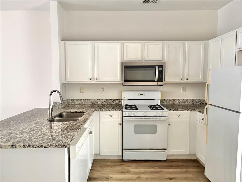 2 bedroom, 3 bathroom, 1,200 sq ft townhouse for rent at 1581 Cove Creek Circle, Norcross, GA 30093 for $1,760 a month — photo 8