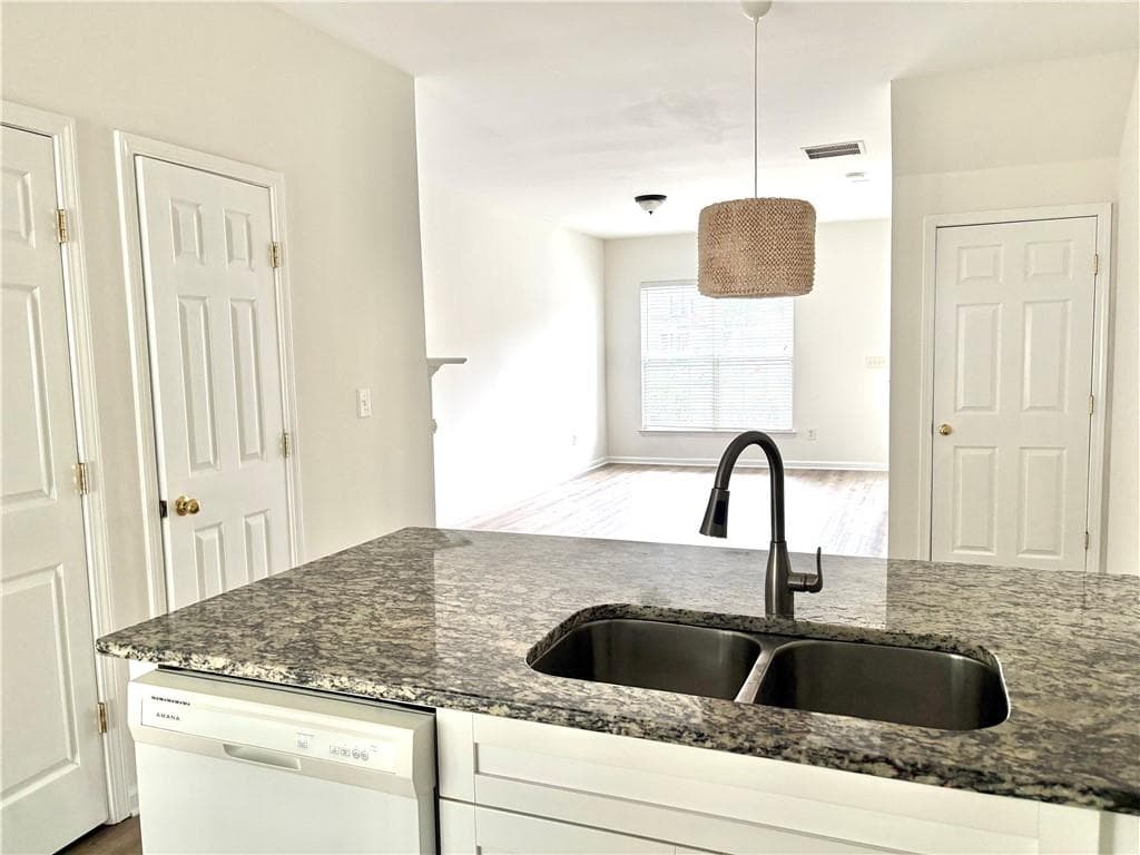 2 bedroom, 3 bathroom, 1,200 sq ft townhouse for rent at 1581 Cove Creek Circle, Norcross, GA 30093 for $1,760 a month — photo 9