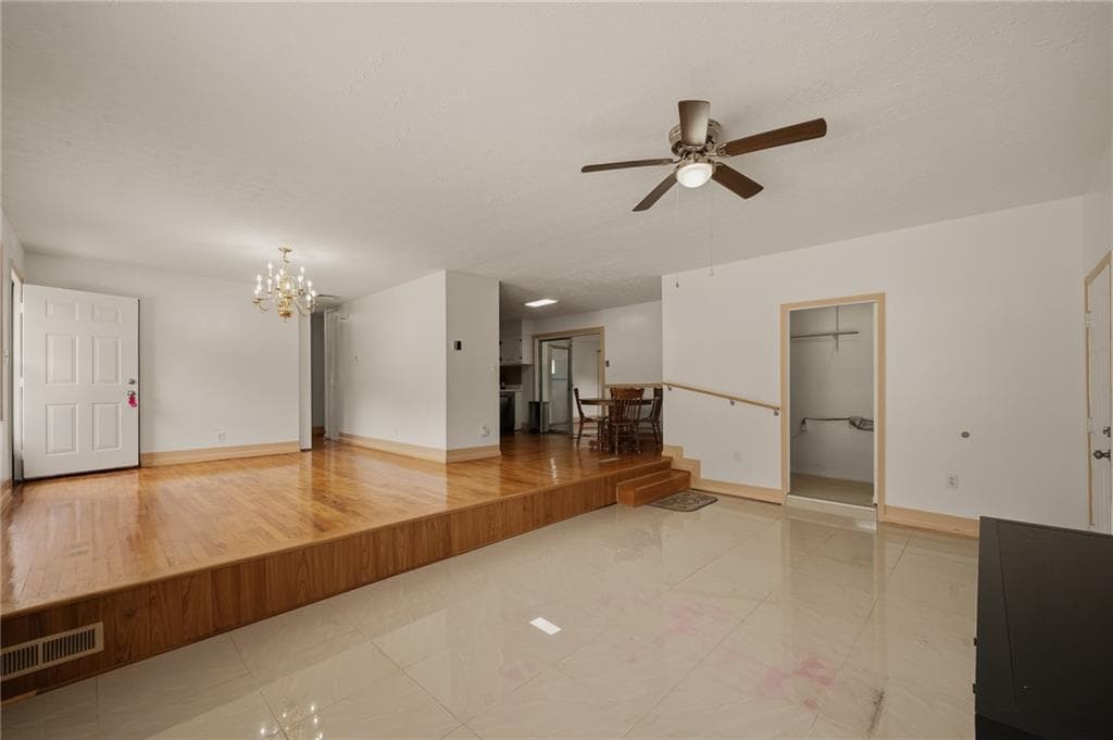 3 bedroom, 2 bathroom, 1,352 sq ft single family residence for sale at 520 Pinecrest Drive, Riverdale, GA 30274 — photo 3