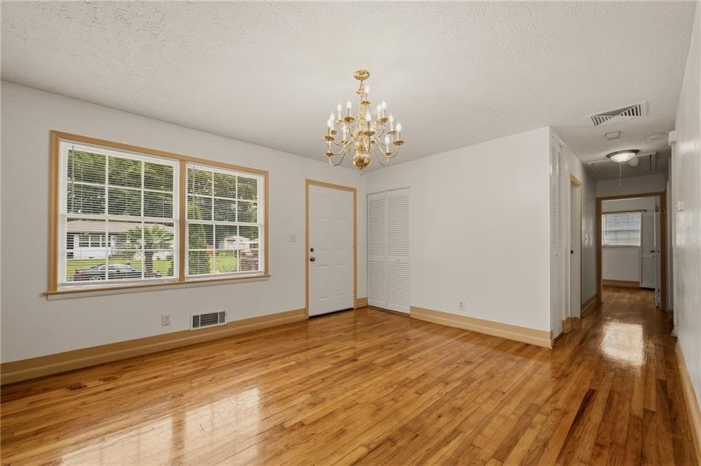 3 bedroom, 2 bathroom, 1,352 sq ft single family residence for sale at 520 Pinecrest Drive, Riverdale, GA 30274 — photo 4