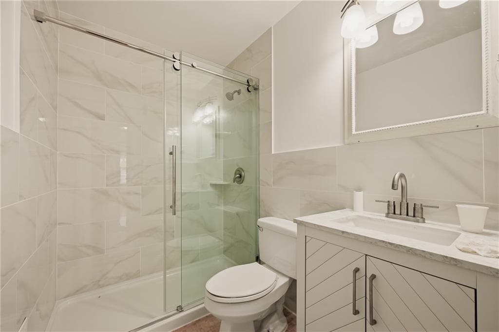 3 bedroom, 2 bathroom, 1,352 sq ft single family residence for sale at 520 Pinecrest Drive, Riverdale, GA 30274 — photo 7