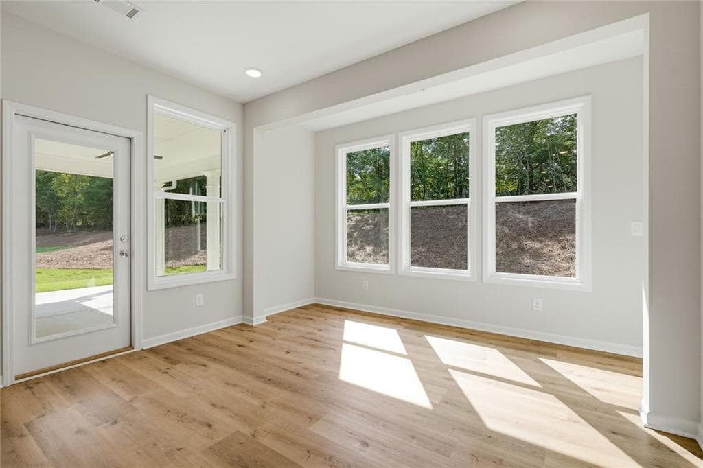 4 bedroom, 4 bathroom, 2,641 sq ft single family residence for sale at 618 Sweetgrass Drive, Demorest, GA 30535 — photo 6