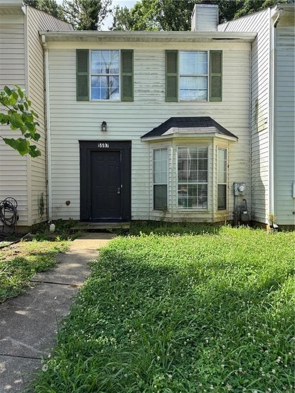 2 bedroom, 3 bathroom, 1,292 sq ft townhouse for sale at 5597 Stonington Trace Parkway, Stone Mountain, GA 30087 — photo 1 of 16