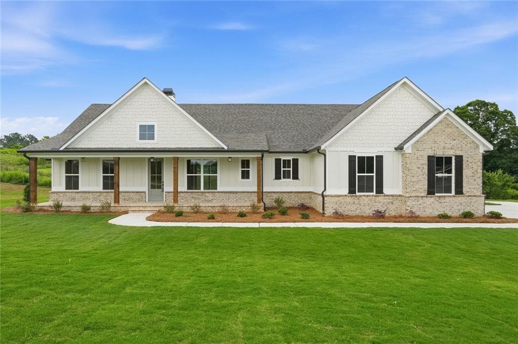 3 bedroom, 3 bathroom, 2,266 sq ft single family residence for sale at 355 Sweetgrass Drive, Demorest, GA 30535
