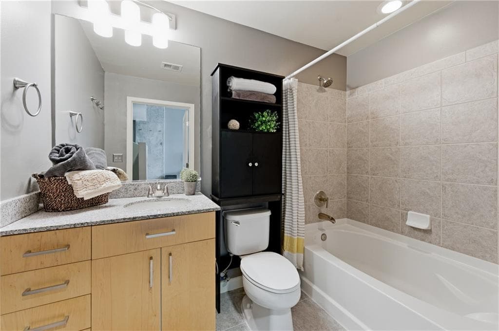 1 bedroom, 1 bathroom, 755 sq ft condominium under contract at 361 17th Street 2315, Atlanta, GA 30363 — photo 9