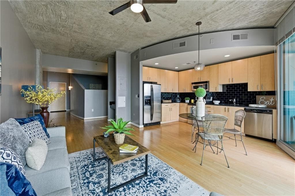 1 bedroom, 1 bathroom, 755 sq ft condominium under contract at 361 17th Street 2315, Atlanta, GA 30363 — photo 10