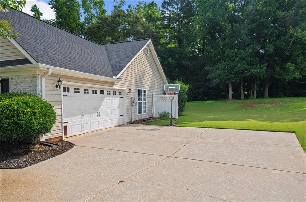 3 bedroom, 2 bathroom, 1,673 sq ft single family residence under contract at 95 Bailey Drive, Jefferson, GA 30549 — photo 3