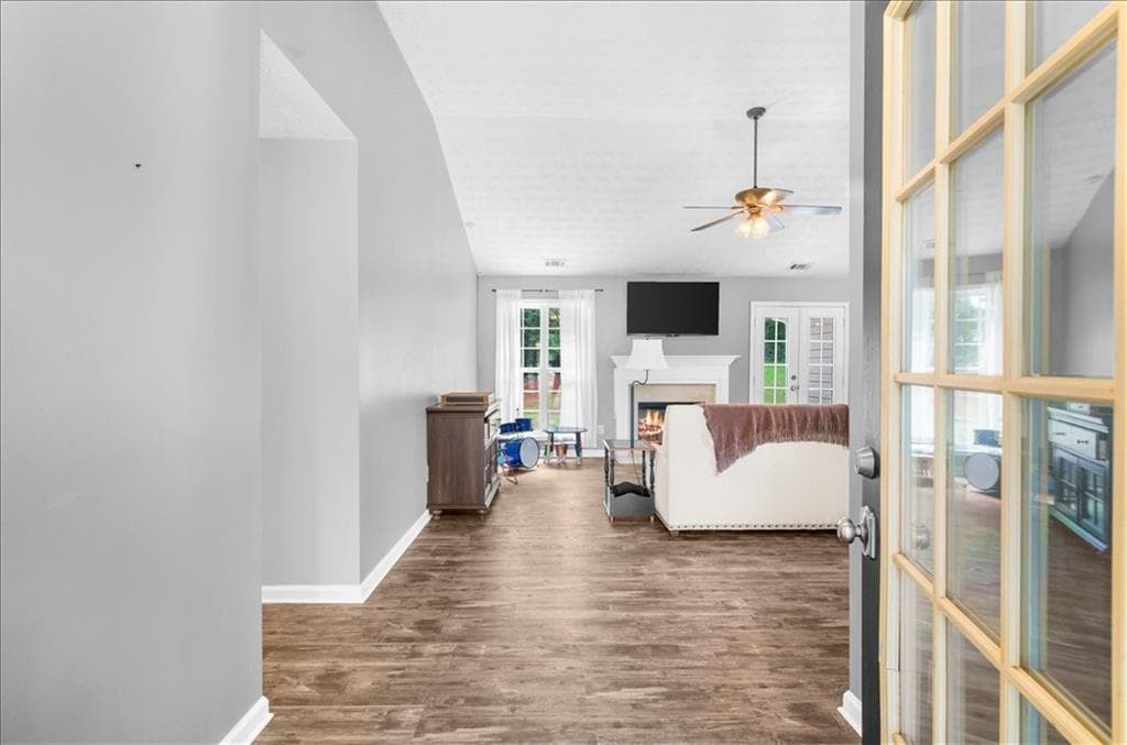 3 bedroom, 2 bathroom, 1,673 sq ft single family residence under contract at 95 Bailey Drive, Jefferson, GA 30549 — photo 4