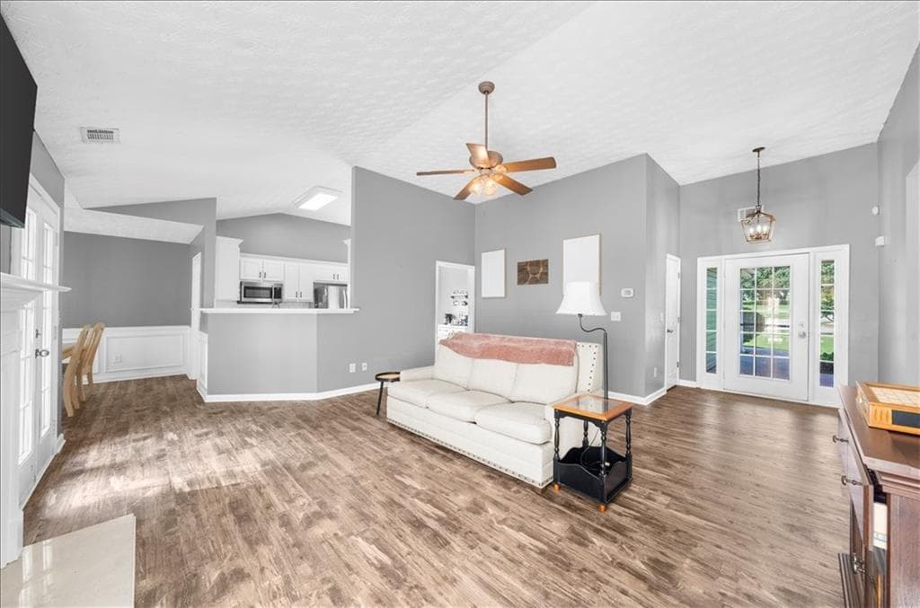3 bedroom, 2 bathroom, 1,673 sq ft single family residence under contract at 95 Bailey Drive, Jefferson, GA 30549 — photo 6