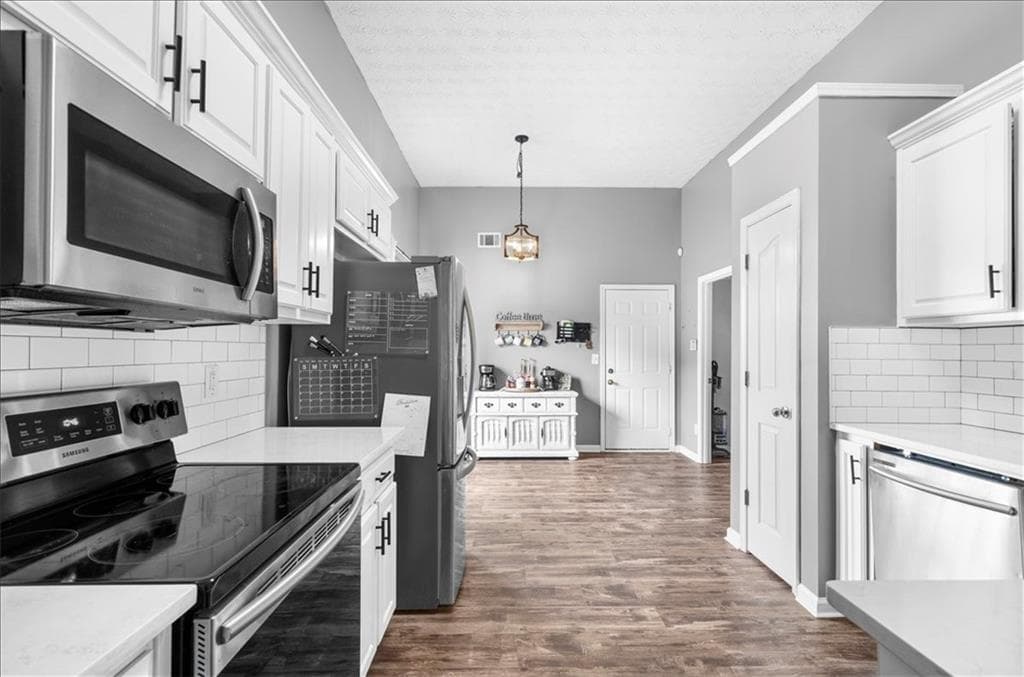 3 bedroom, 2 bathroom, 1,673 sq ft single family residence under contract at 95 Bailey Drive, Jefferson, GA 30549 — photo 8
