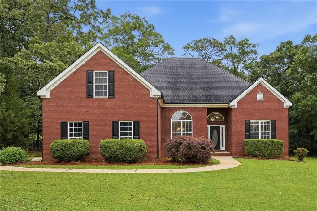 3 bedroom, 2 bathroom, 2,349 sq ft single family residence for sale at 95 Old Hickory Lane, Oxford, GA 30054
