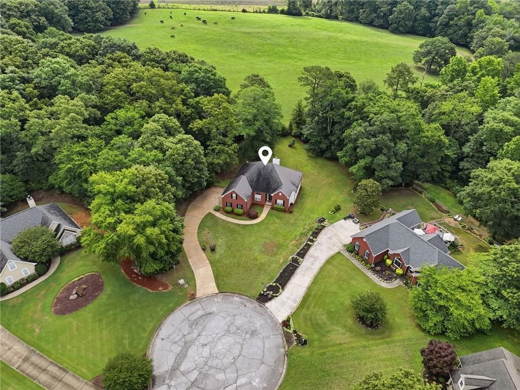3 bedroom, 2 bathroom, 2,349 sq ft single family residence for sale at 95 Old Hickory Lane, Oxford, GA 30054 — photo 3