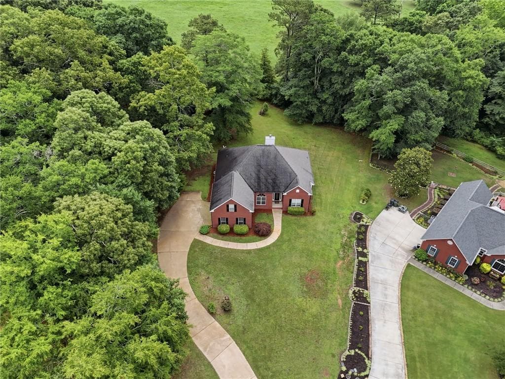 3 bedroom, 2 bathroom, 2,349 sq ft single family residence for sale at 95 Old Hickory Lane, Oxford, GA 30054 — photo 5