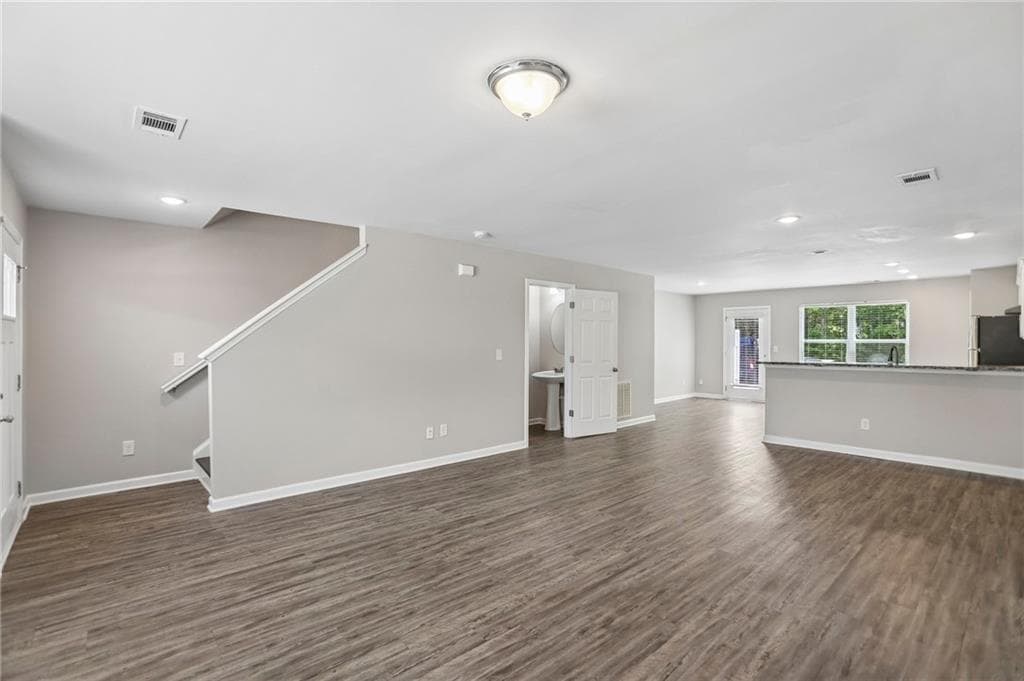 3 bedroom, 3 bathroom, 1,547 sq ft townhouse for sale at 4422 Pinscher Street, Union City, GA 30291 — photo 5